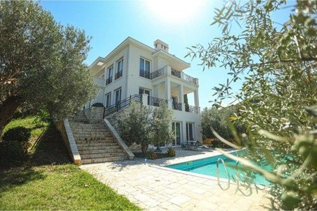 Jepet vile me qira tek Liqeni i Thate