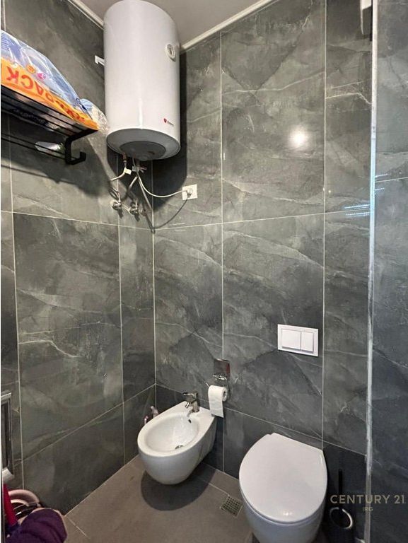 APARTAMENT 1+1 ME POST PARKIMI. 130,000 €