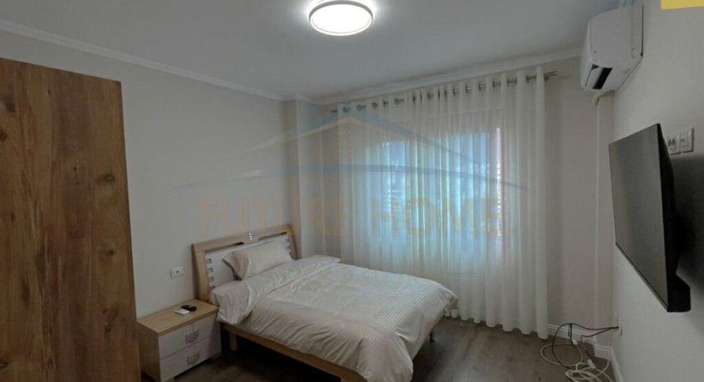 Shitet, Apartament 2+1+2, Stacioni i Trenit, Tiranë