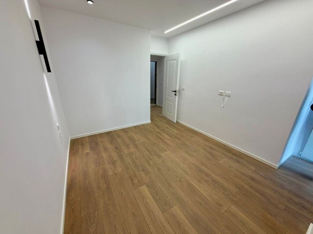 📣 VENDESI Appartamento 1+1 📍 Vicino a 21-Dhjetorit ✨  