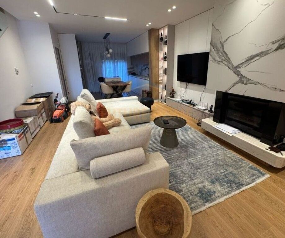 Rent, 3-Storey Villa, TEG, Tirana.