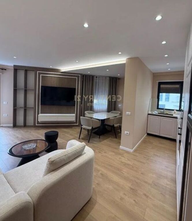 Appartamento in vendita 2+1+2+ Posto Auto, Via Durazzo