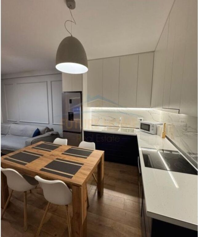 Shitet, Apartament 2+1, Kompleksi "Arlis", Farmacia 10