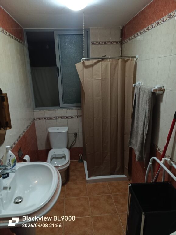 Apartament 1+1 me qera tek Materniteti i Ri