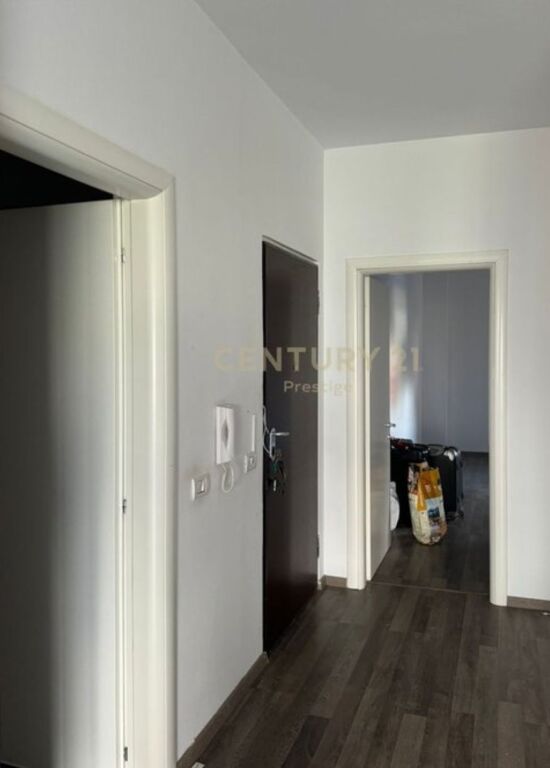 AMBIENT ZYRE ME QIRA