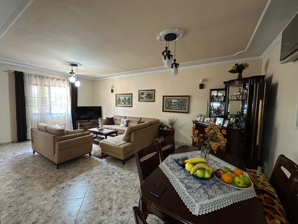 Vile per shitje tek Rruga Jordan Misja.