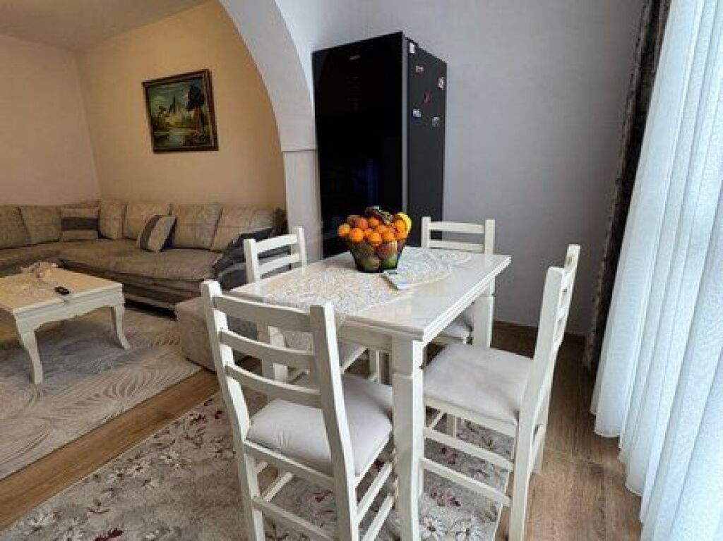 Shitet, Apartament 1+1+ Verande, Kinostudio, Tiranë.