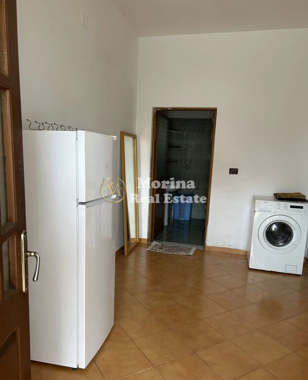 Rent | Private house 1 + 1 | Astir | 370 €/month