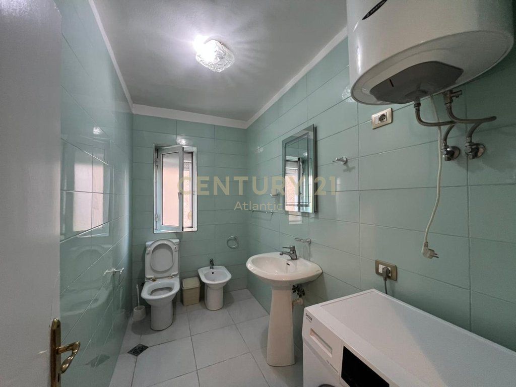 APPARTAMENTO 2+1+2 BAGNI IN VENDITA VICINO AL CENTRO PRESSO IL MUSEO DI DURRËS !