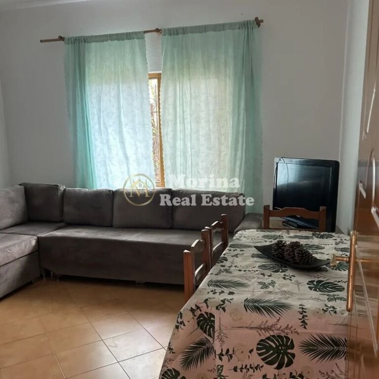 Rent | Private house 1 + 1 | Astir | 370 €/month