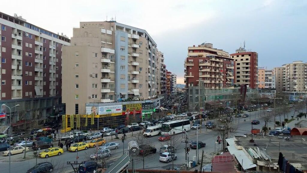 For sale, 2+1 apartment. Unaza e Re, Tirane