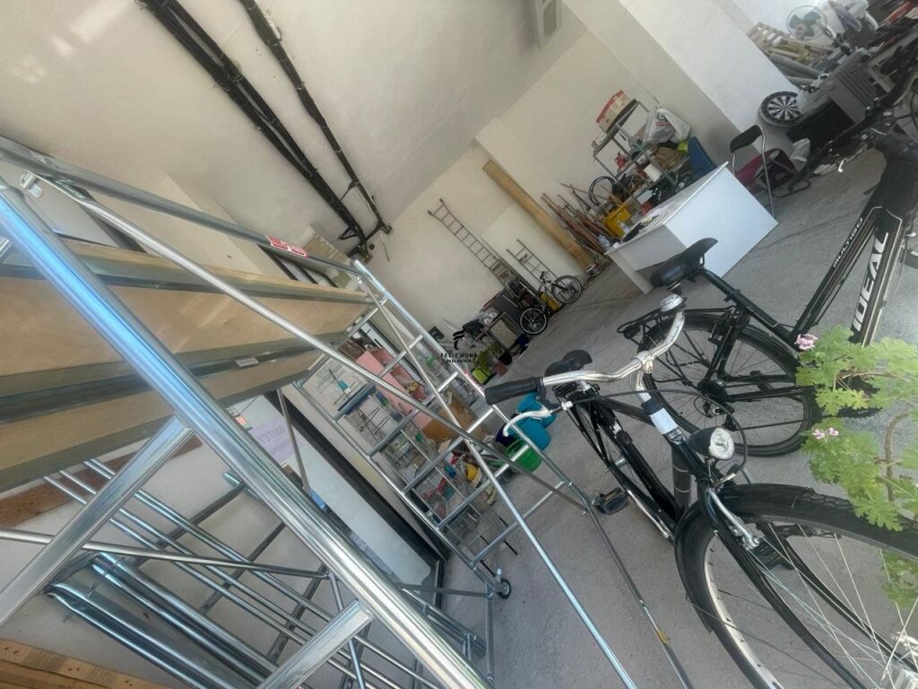 SHITET DYQAN 141M2 RRUGA E BOGDANEVE 950.000 EURO FH-68200