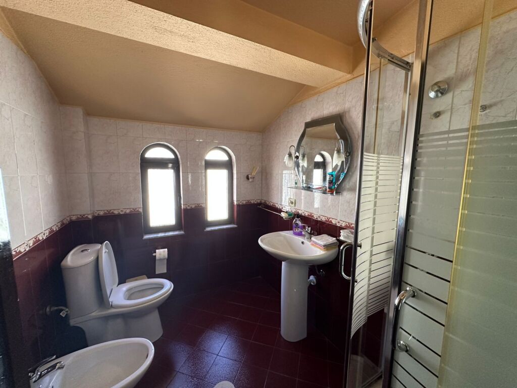 Vile per shitje tek Rruga Jordan Misja.