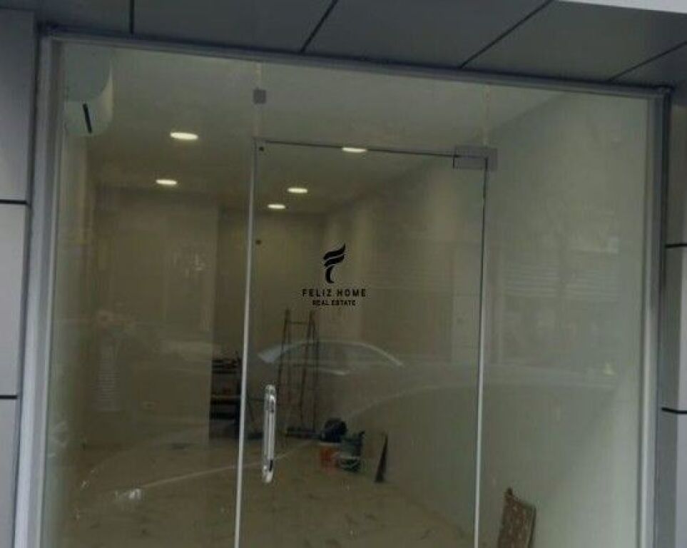 SHOP FOR RENT 65 M2 BLLOK 350,000 LEKE FH-68173