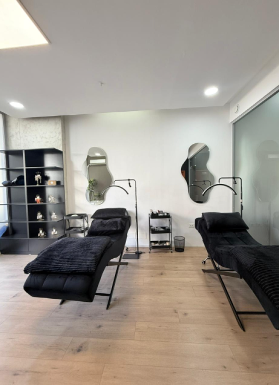 🏡 Locale commerciale in affitto a Bllok, vicino all'Università di Giurisprudenza