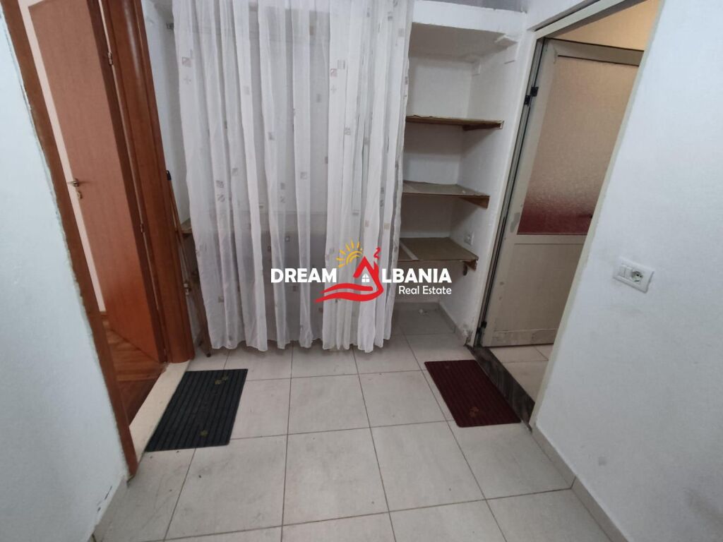 Jepet Apartament 1+1 me Qera në zonën e Xhamllikut prane Ish Venue ( ID 4219486 )