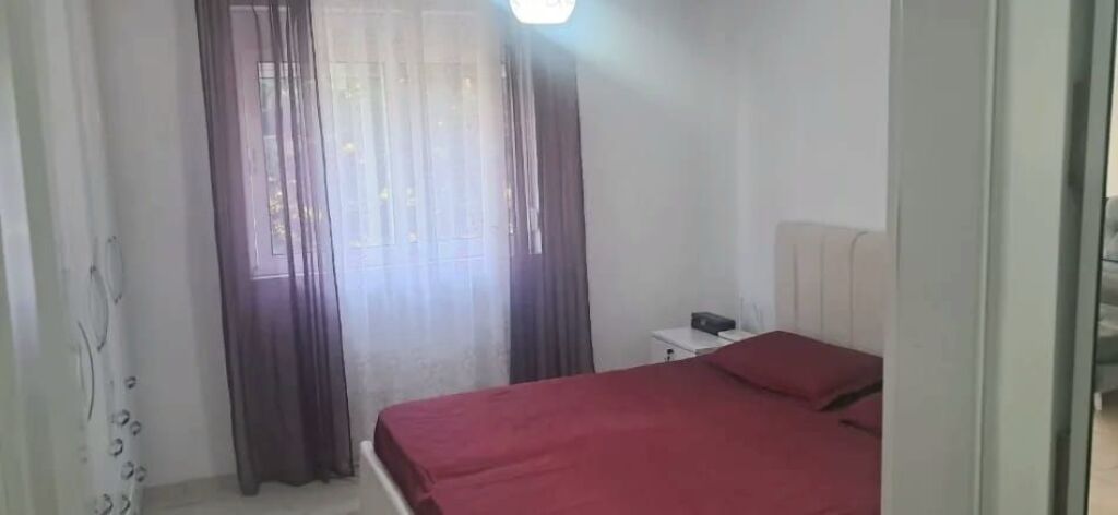 Jepet Me Qera Apartament 1+1+1 Ballkon