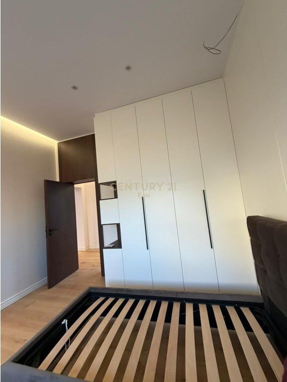 SHITET APARTAMENT 2+1 | 128m² + 148m² VERANDE | NE QENDER TE DURRESIT!