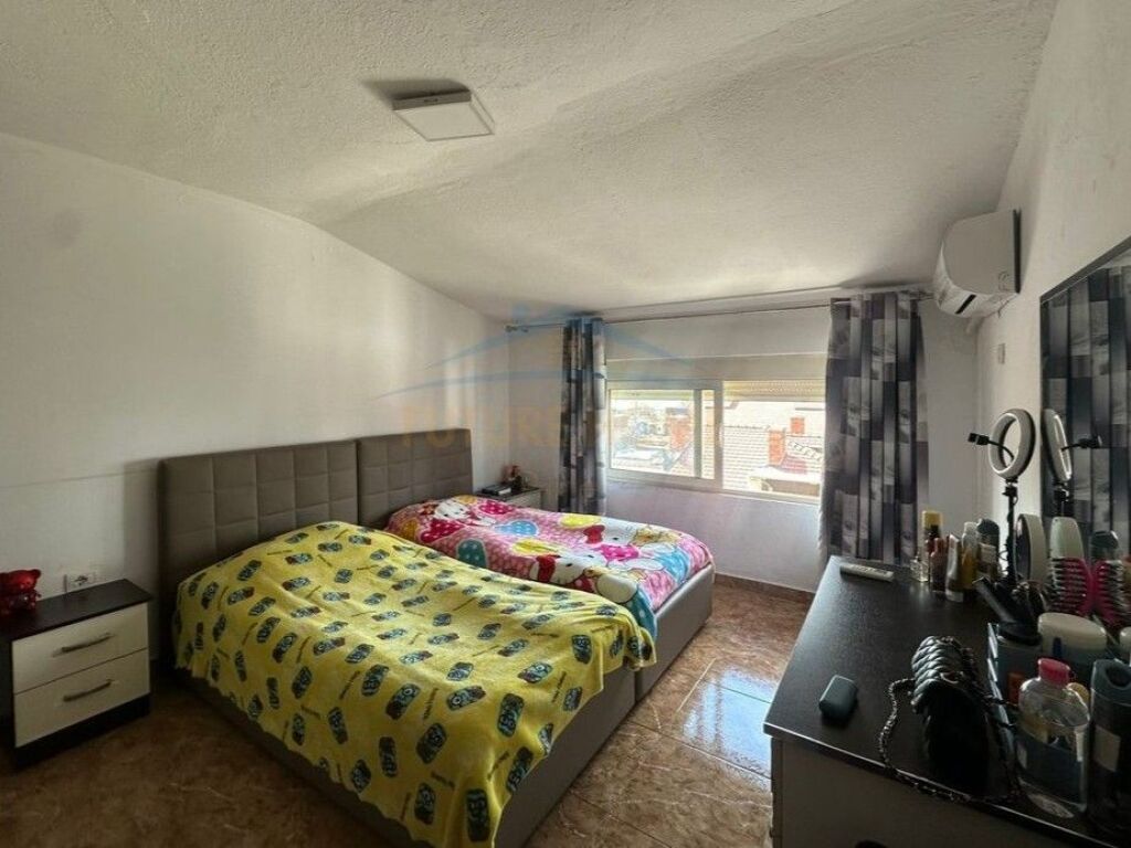 Shitet , Apartament 2+1 , Bulevardi Zogu I , Tirane