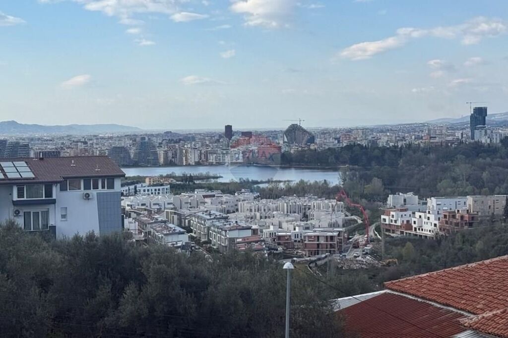 3-storey villa for sale in Sauk!