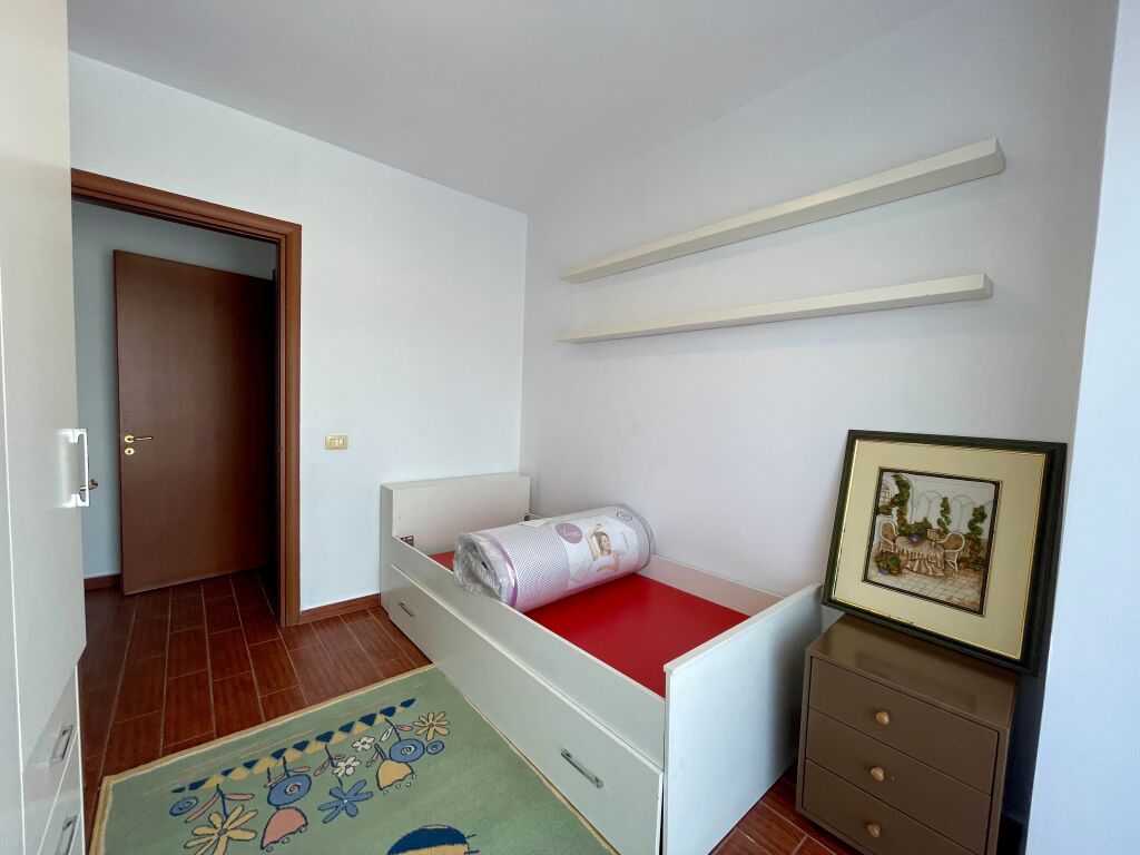 Affittasi appartamento 2+1 Centro "Kristal", Comune di Parigi