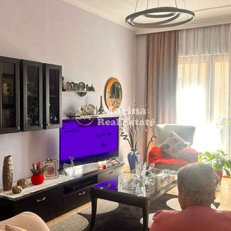 Rent | Apartment 2 + 1 | Kavaja Street | 700 €/month