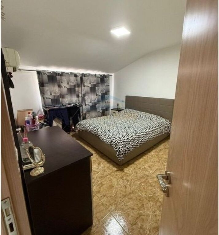 Shitet , Apartament 2+1 , Bulevardi Zogu I , Tirane