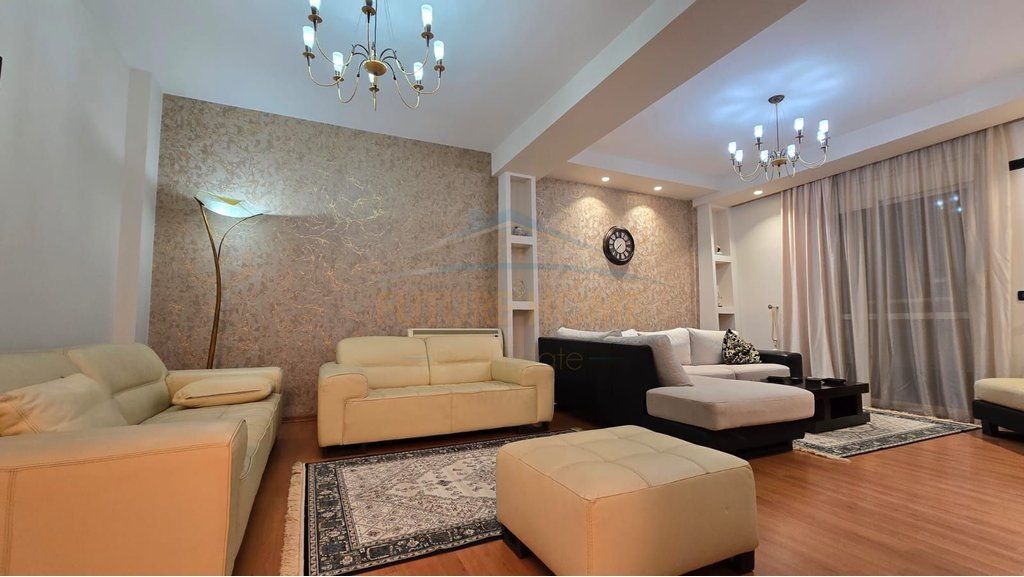 Shitet,Apartament 3+1+3 , Lagjia 29 Nentori, Fier.