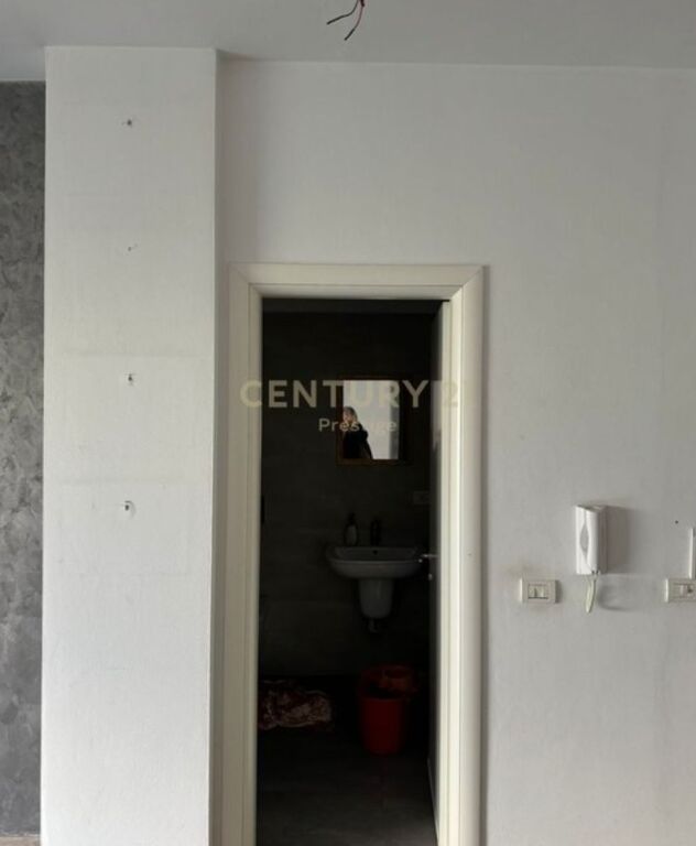 AMBIENT ZYRE ME QIRA