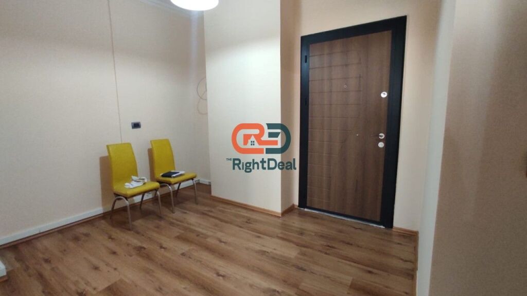 Prane Drejtorise Se Policise Tirane, Jepet Me Qira Ambient Per Zyre, Me Lokacion Perfekt!!!!