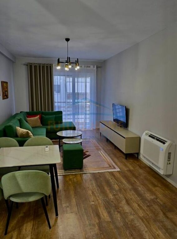 Affitto, Appartamento 1+1+Posto Auto, Complesso E-88, Tirana.