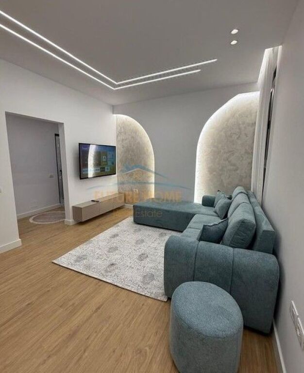 In vendita, Appartamento 1+1 Unaza e Re, Tirana