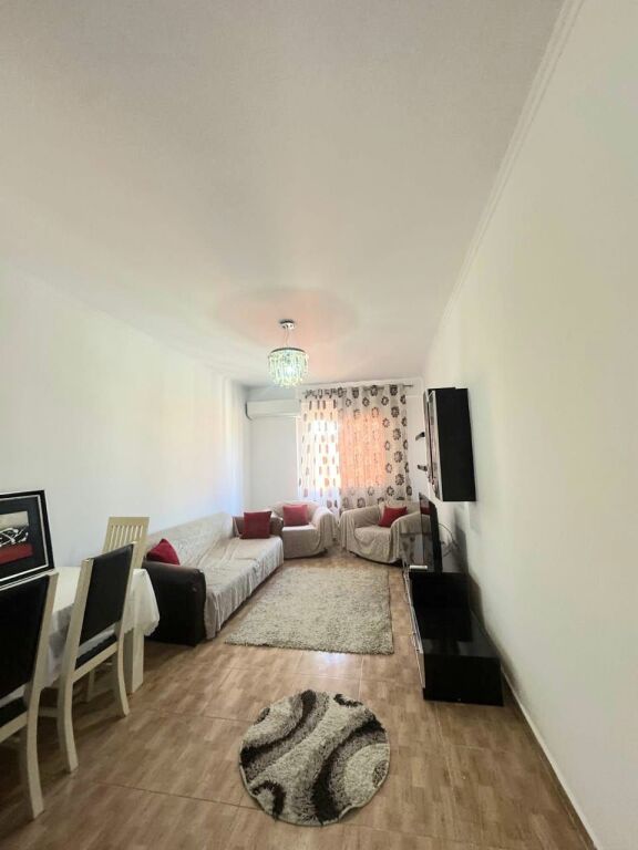 Affittasi Appartamento 1+1+1 Balcone