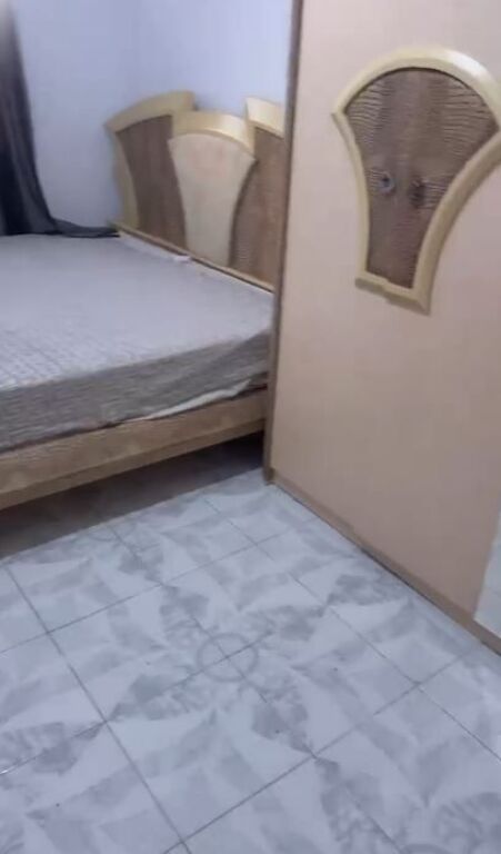 Jepet me qera apartament 1+1 – Rruga e Dibrës, pranë Medresesë