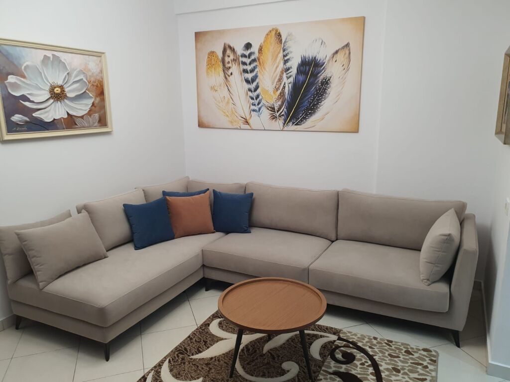 Jepet Apartament me qera