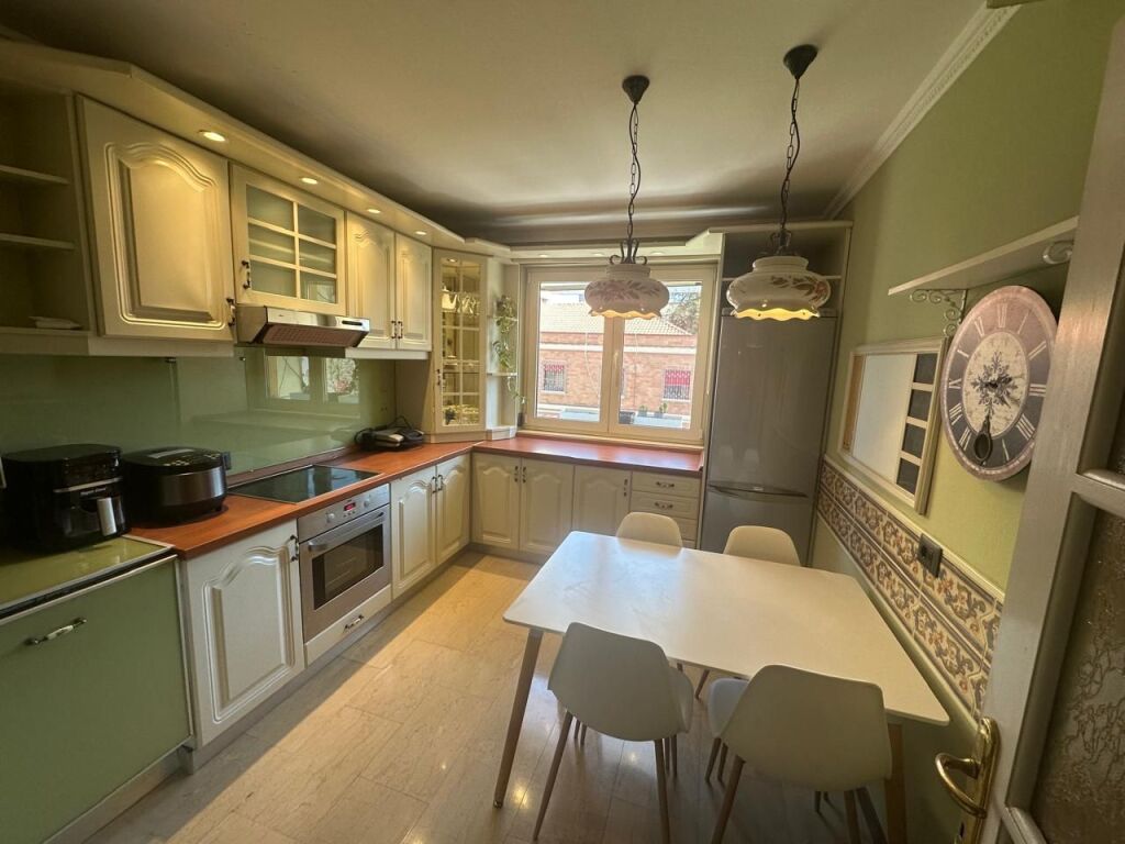 🏢Via Durazzo affittasi appartamento 3+1+2, arredato. 1.000 Euro