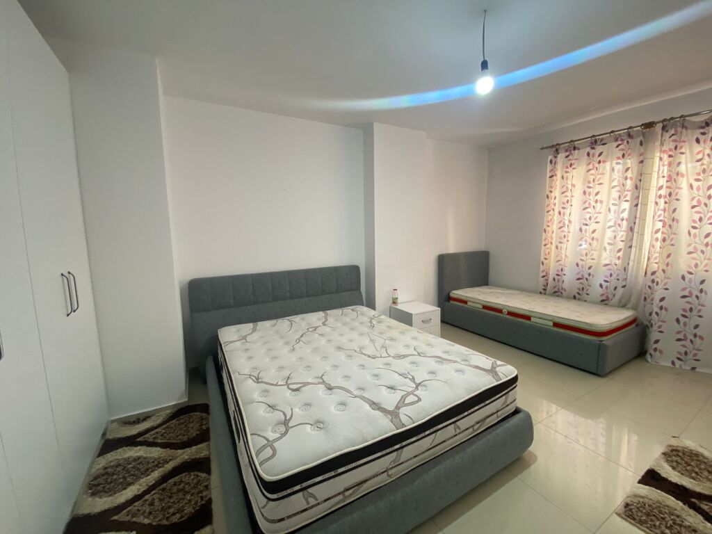 Apartament 3+1+2 per qera ne Astir !