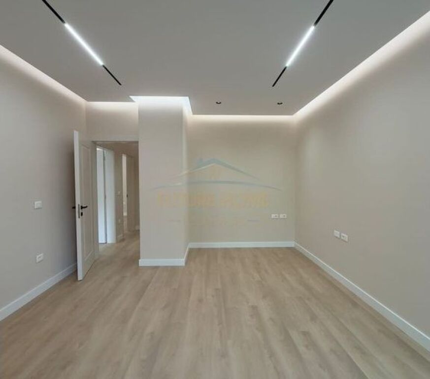 Qera, Ambient 2+1+2+ Post Parkimi, Coin, Tirane