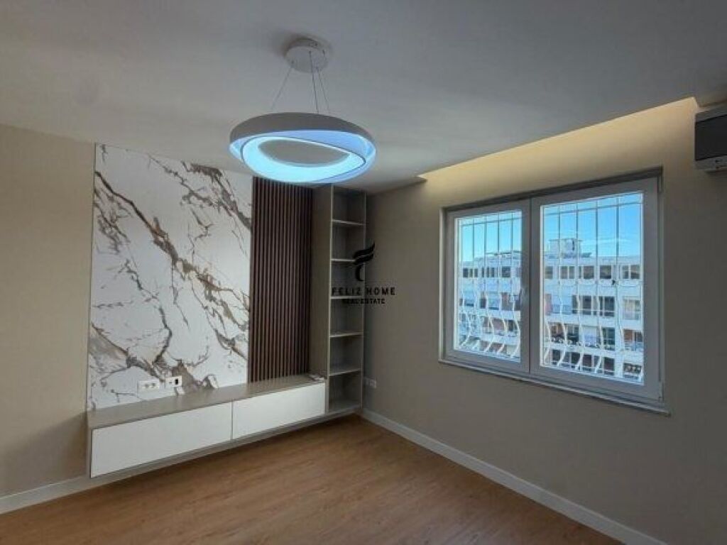 SHITET APARTAMENT 2+1 STACIONI I TRENIT 190.000 EURO FH-68107