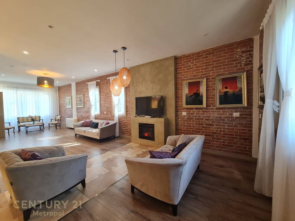 Villa for Rent in Mullet!