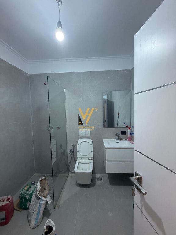 AFFITTASI APPARTAMENTO 2+1+BLK DI FRONTE A DELIJORGJI 80.000 LEKE