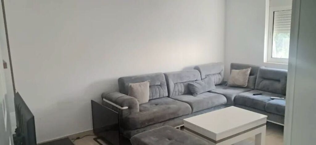 Jepet Me Qera Apartament 1+1+1 Ballkon
