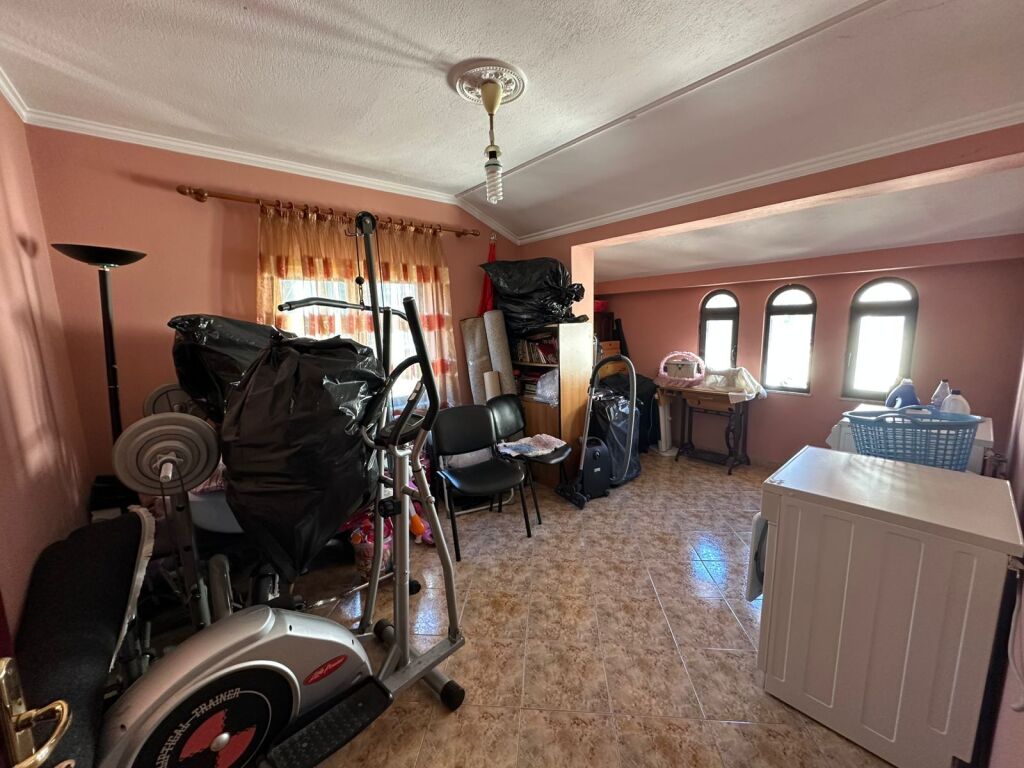 Vile per shitje tek Rruga Jordan Misja.