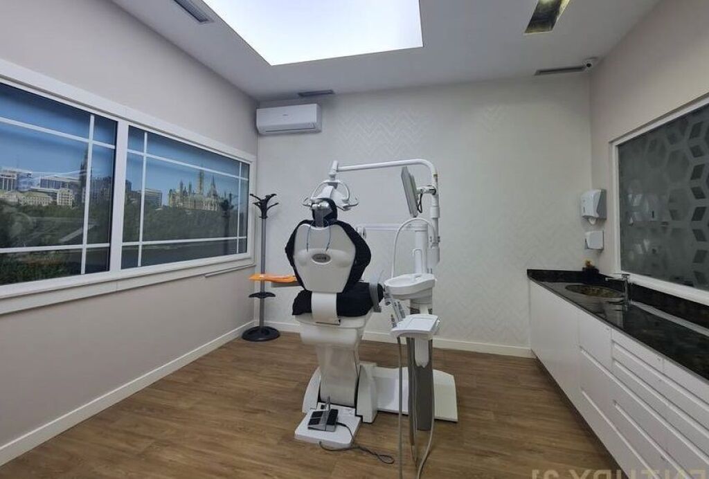 Commercial space for rent, Commune of Paris