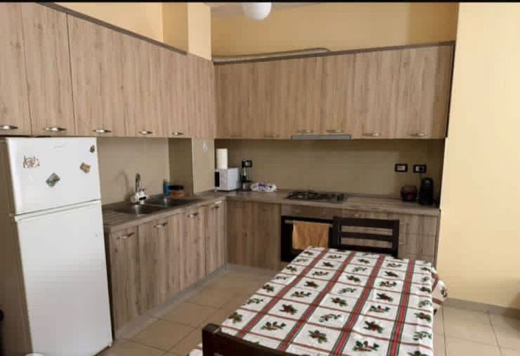 SI AFFITTA APPARTAMENTO 2+1+2+BLK AL LAGO ASCIUTTO 55.000 LEKE