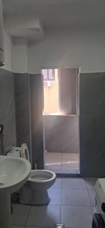 Jepet Me Qera Apartament 1+1+1 Ballkon