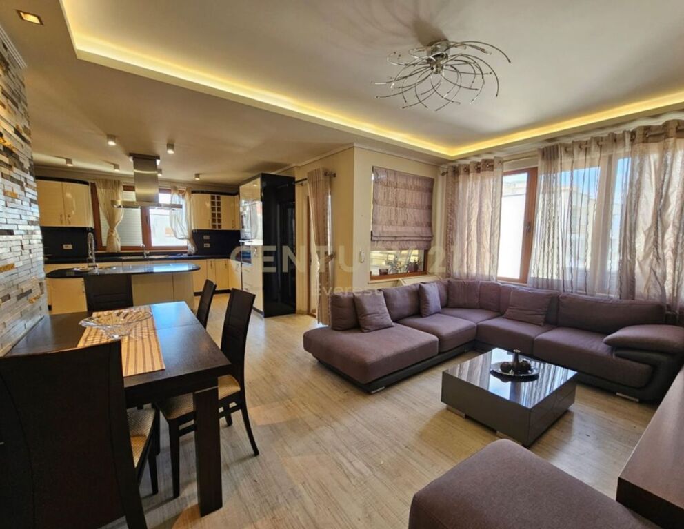 VENDIAMO APPARTAMENTO 3+1+2+DEPOSITO