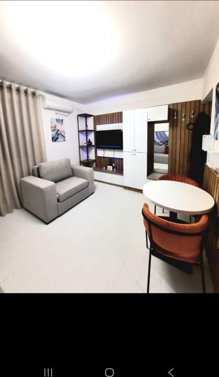 Shitet Garsoniere  Rruga Ali Demi