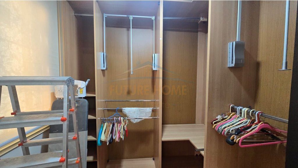 Shitet,Apartament 3+1+3 , Lagjia 29 Nentori, Fier.