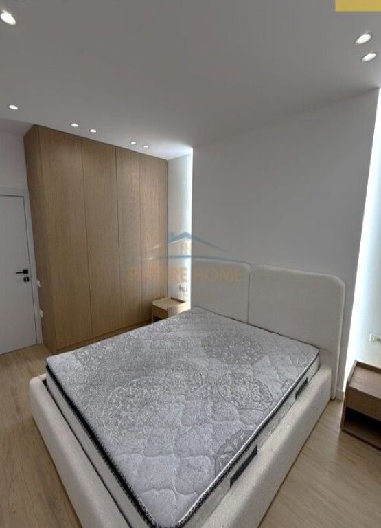 Shitet , Apartament 1+1 Unaza e Re ,Tirane